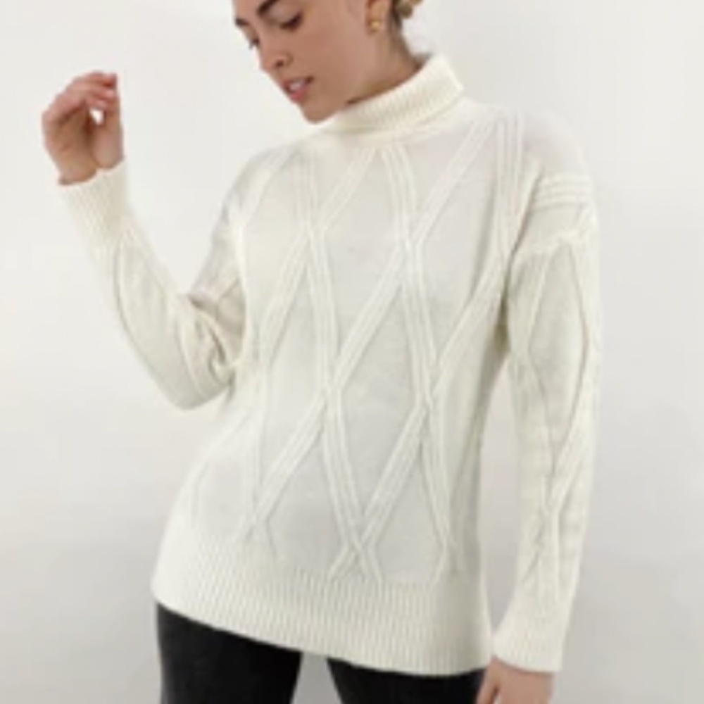 Vamp White Turtleneck